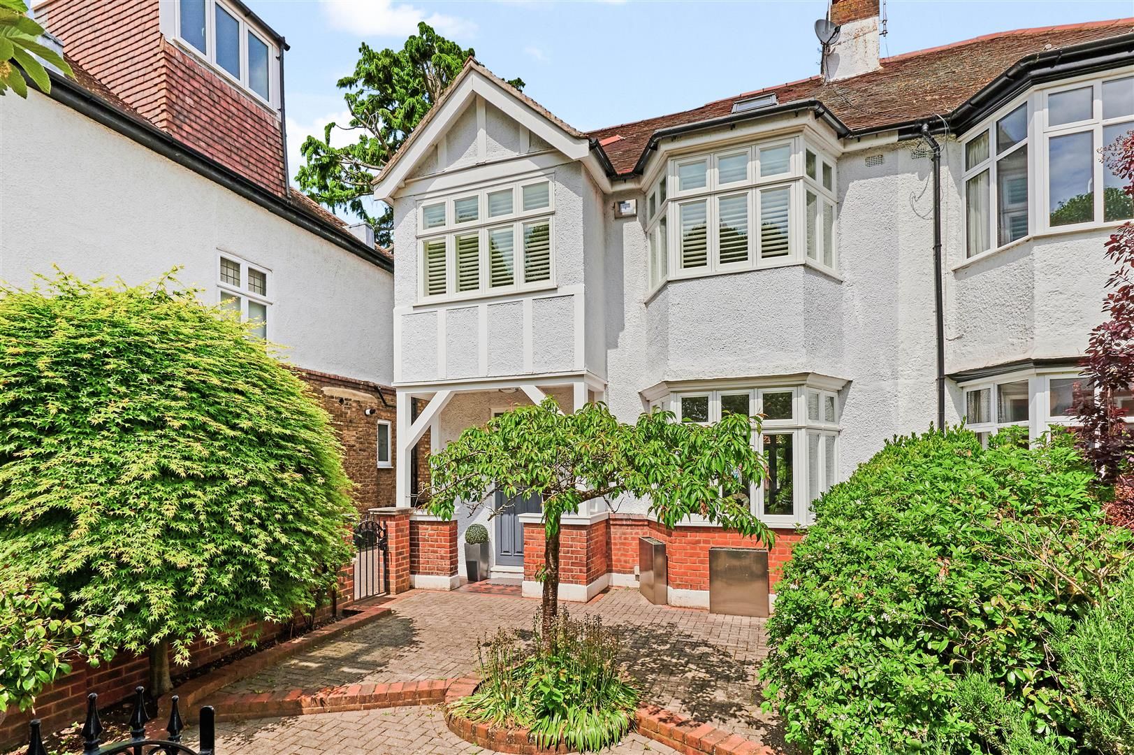 4 bed semidetached house for sale in Hertford Avenue, East Sheen, SW14