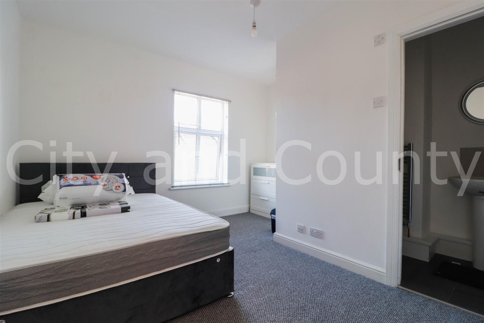 Gladstone Street, Rm 2, Peterborough, PE1 2BX